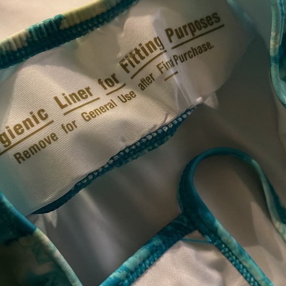 Patterned Cut-Out-Waist‎ One-Piece Swimsuit for Girls - Picture 3 of 3